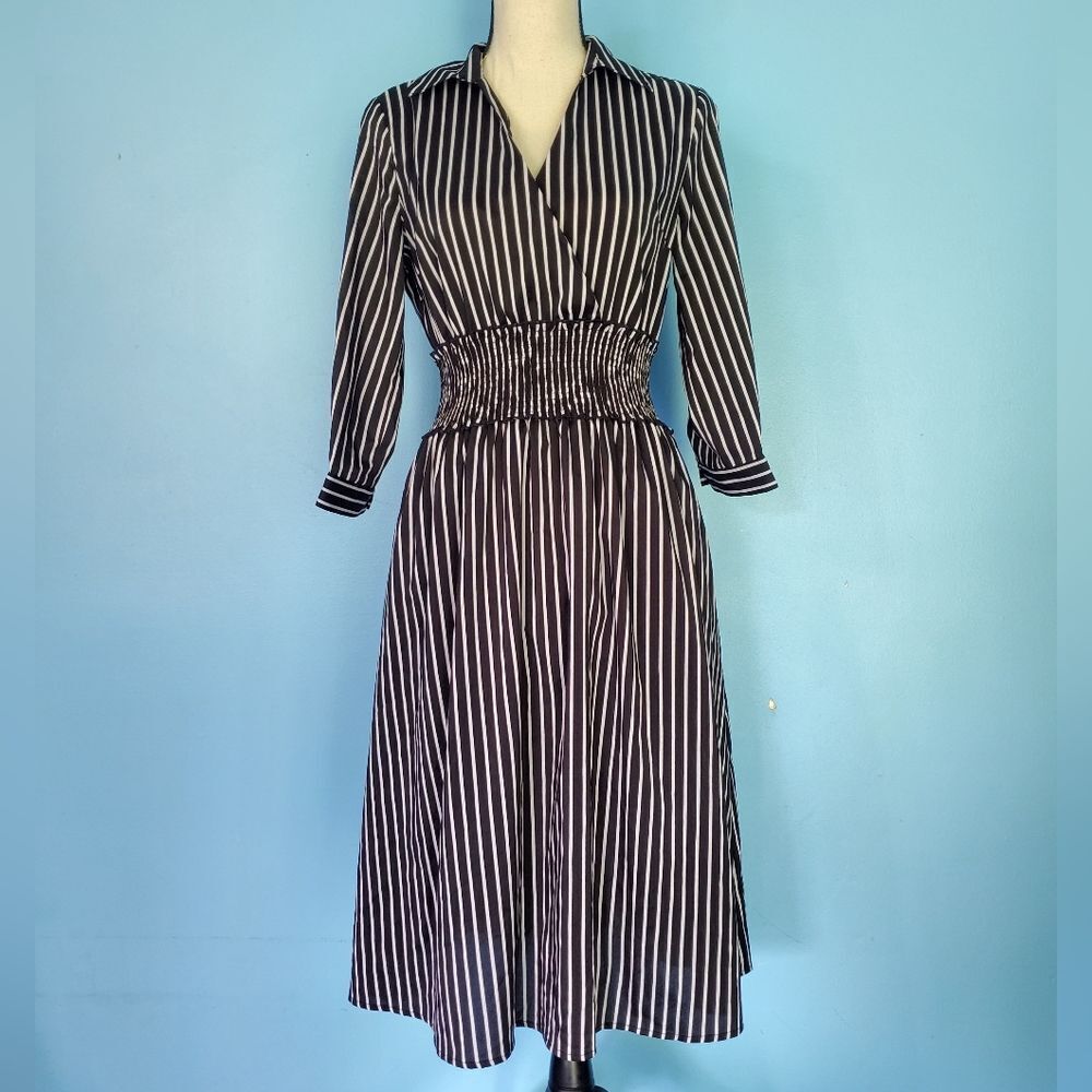 Gilli Black/White Striped Elastic Waist Wrap Top Long Sleeve Flowy Dress